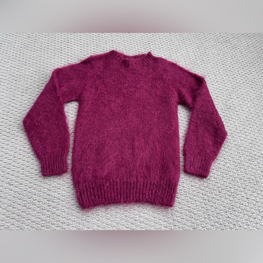 Howlin’ By Morrison Secret Lover Sweater
Mohair Blend
Wool
Scotland
Luxury
XS